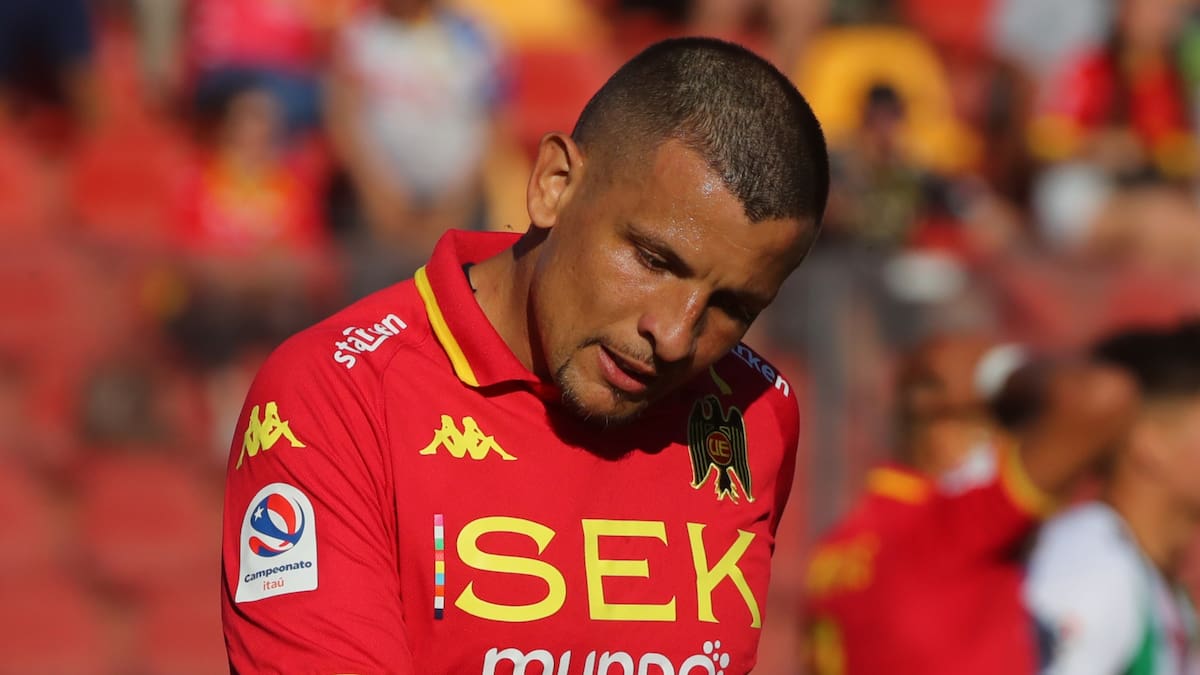 Club de Primera B le da tremendo portazo a Emiliano Vecchio en su frustrado intento de volver a Chile
