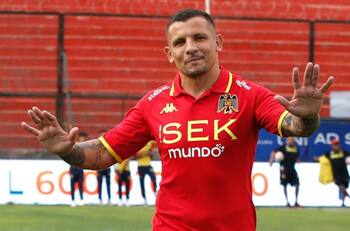 “Viene a revolucionar el fútbol italiano”: Emiliano Vecchio y un importante anuncio en su carrera