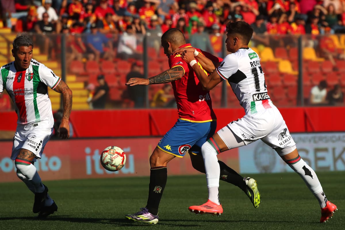 Sigue la teleserie entre el club y el jugador. Foto: Agencia Aton.