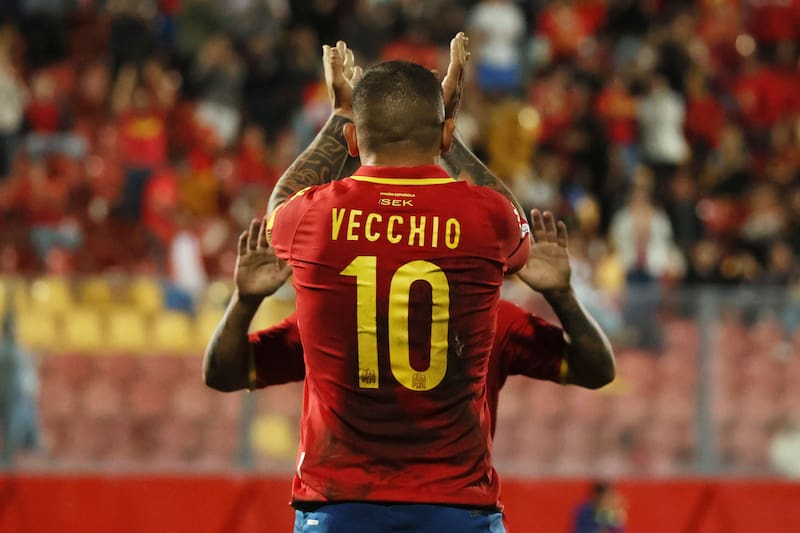 El argentino con la camiseta de Unión Española 2024, probablemente la última vez que se le verá como jugador en un club nacional.