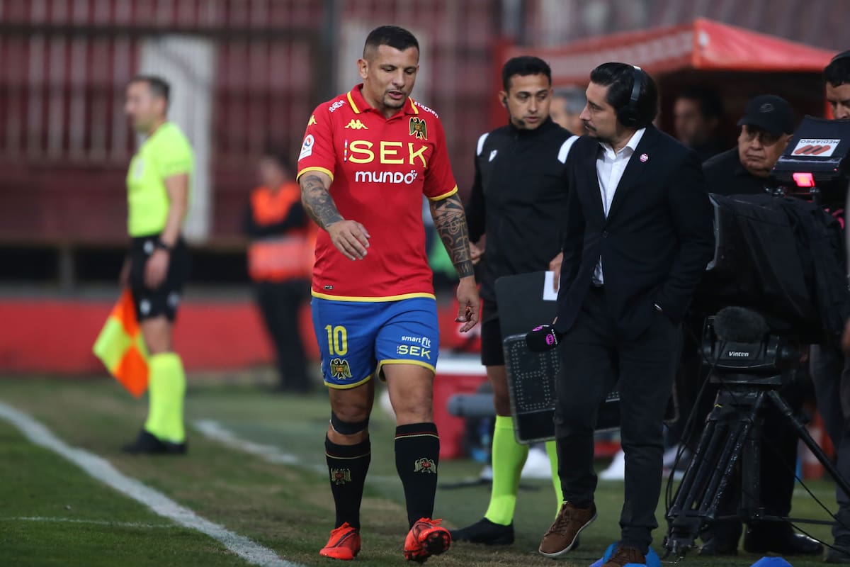 El futbolista se declara libre. Foto: Agencia Aton.