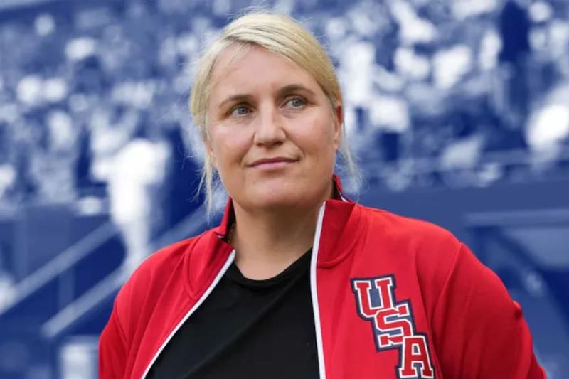 La laureada entrenadora de la Selección de Estados Unidos.
