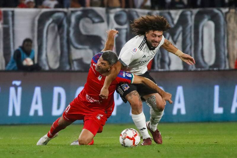 deja el fútbol chileno.