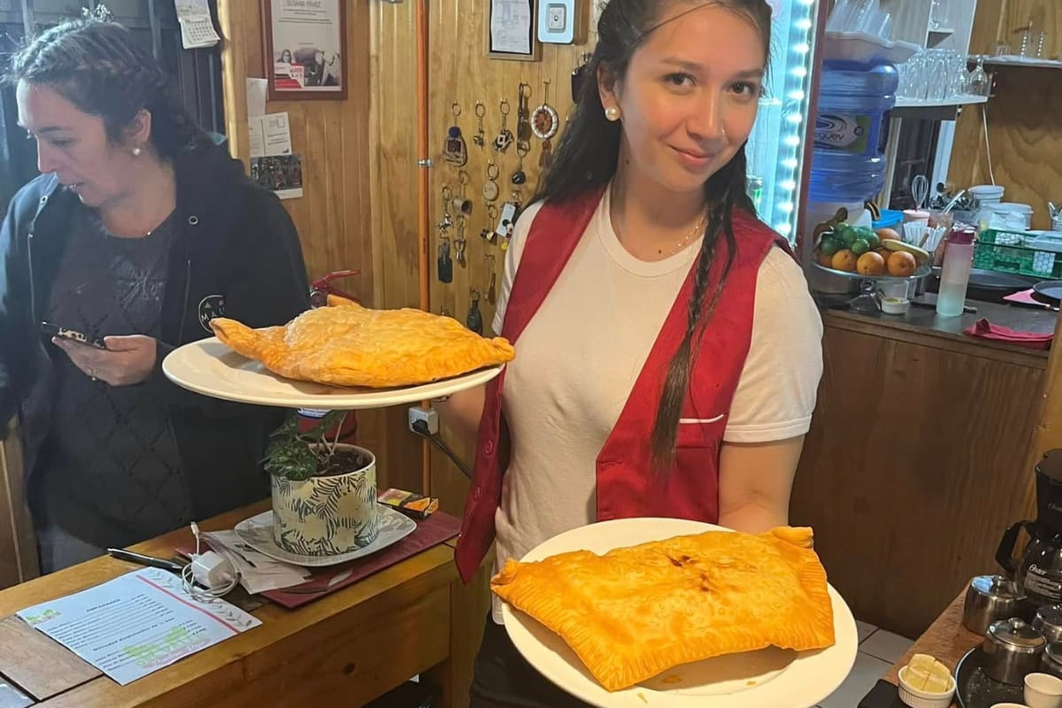 El local se especializa en este rico platillo casero, con varias opciones de relleno aptas para todos los gustos. Créditos: Restaurante Del Valle Piedra Roja en Instagram.