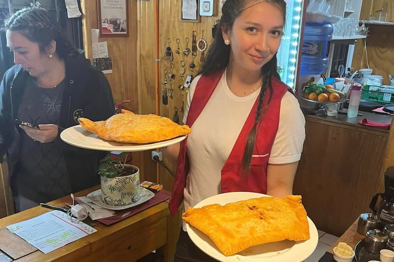 El local se especializa en este rico platillo casero, con varias opciones de relleno aptas para todos los gustos. Créditos: Restaurante Del Valle Piedra Roja en Instagram.