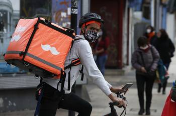 Estos son los empleos que más reciben los extranjeros que llegan a Chile