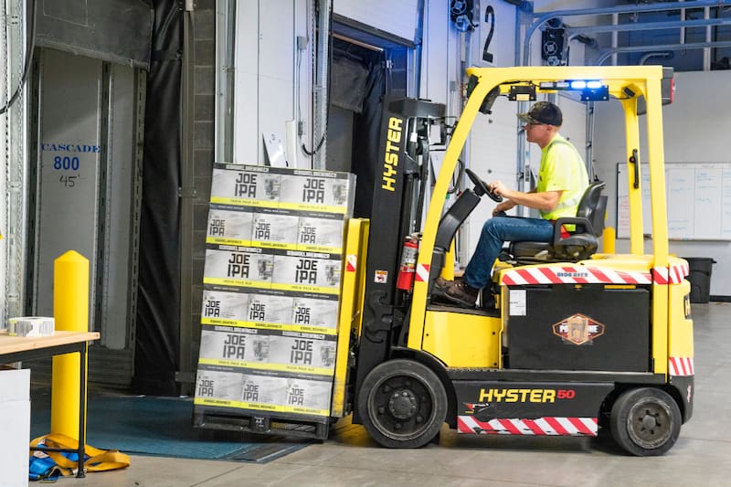 Algunos de estos son para operadores de grúa o bodega.