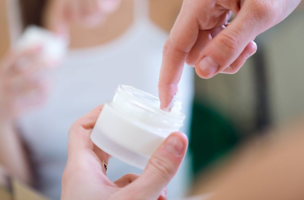 Empresa de belleza más grande del mundo retira popular producto del mercado por componente cancerígeno