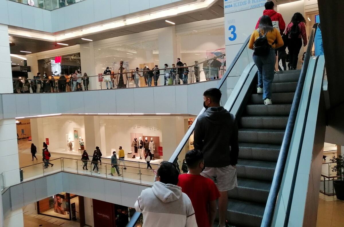 No solo el municipio: organizaciones de vecinos suman reparos a la construcción de este mall en la RM
