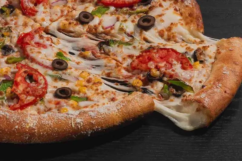 Ambas firmas recaudan el 20% del mercado nacional de las "pizzas americanas".