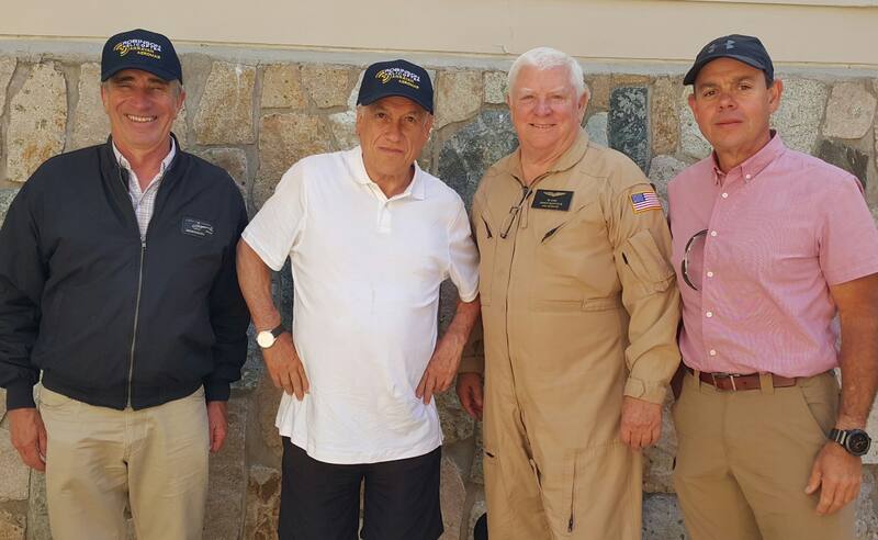 Equipo de instructores y pilotos expertos en la casa de Sebastián Piñera, Cachagua