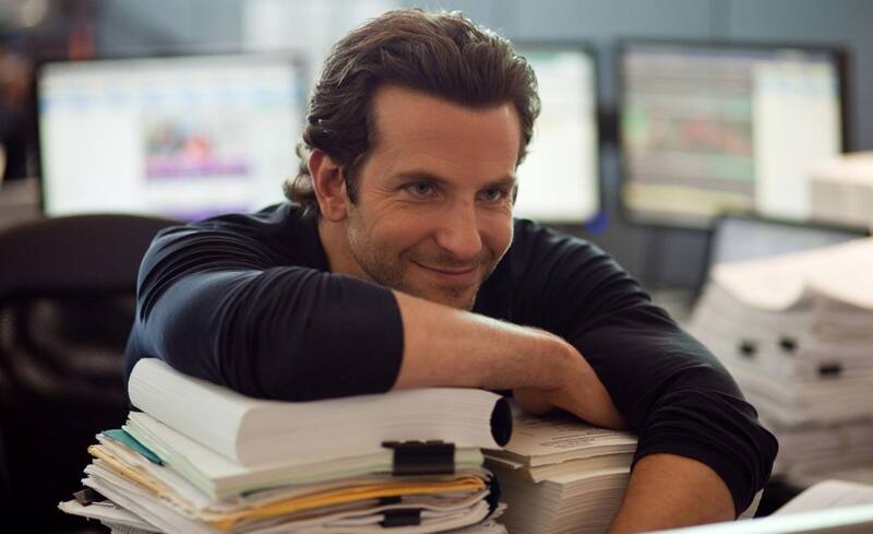 Bradley Cooper interpresa a Eddie Morra.