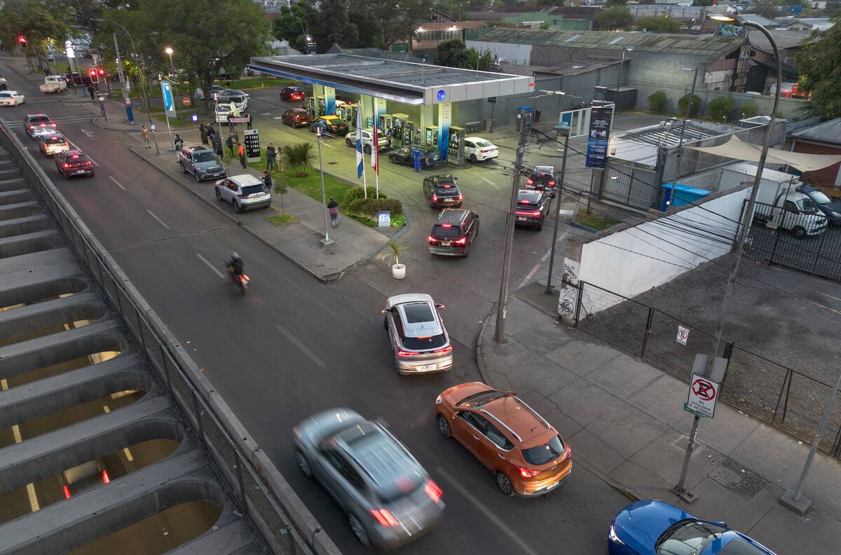 ENAP confirma alza en el precio de las bencinas y el diésel: Subirán más de $25 por litro a partir de este jueves
