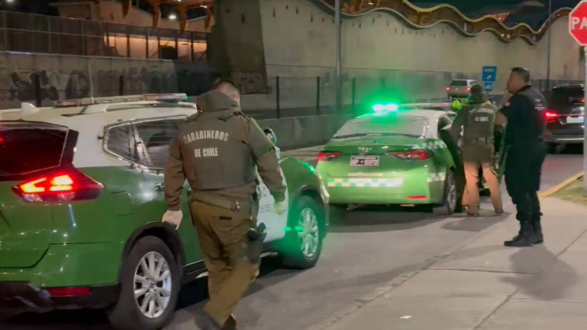 Según la información entregada por las autoridades, el carabinero habría disparado en contra de los delincuentes. (Foto: Aton)