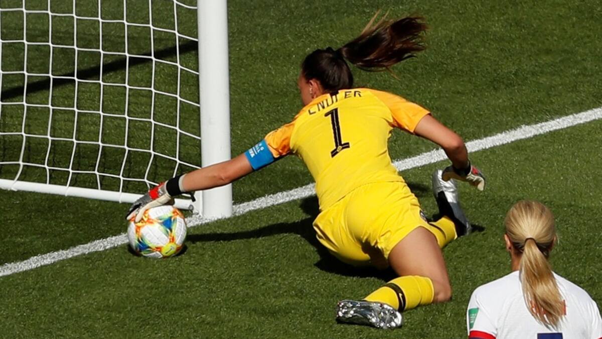 La FIFA destacó las mejores atajadas de Christiane Endler en el Mundial de Francia