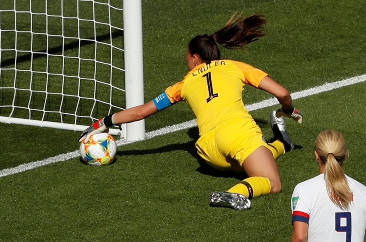 La FIFA destacó las mejores atajadas de Christiane Endler en el Mundial de Francia