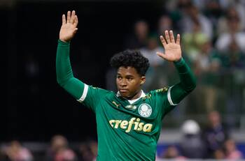 Antes de partir al Real Madrid: el tremendo regalo de Endrick a figura del fútbol chileno