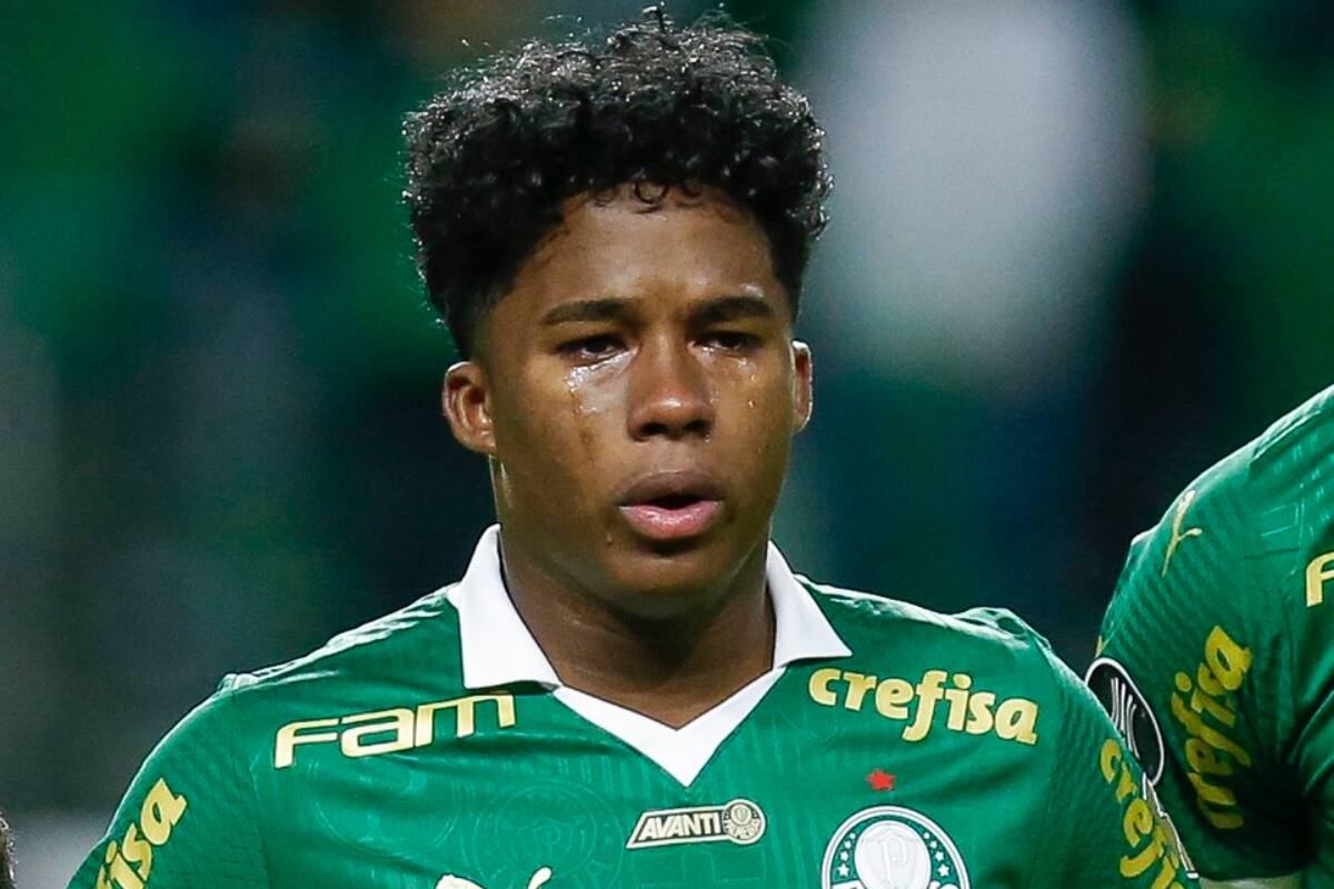 llorando en su último partido con Palmeiras