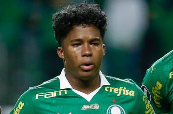 VIDEO | Lo espera el Real Madrid: El mensaje de la hinchada del Palmeiras que hizo llorar a Endrick