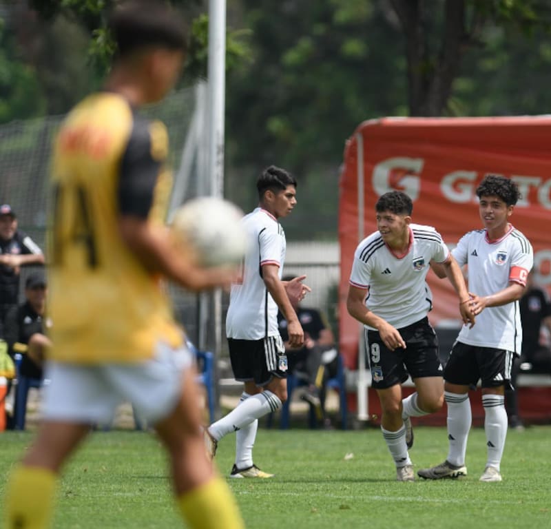 Endrik Mercado celebrando su gol en la Sub-15 de Colo Colo frente a Coquimbo Unido.