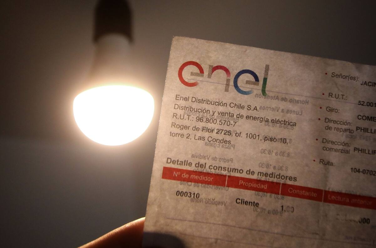 “No se han quejado”: Las indolentes palabras del CEO de Enel que desataron críticas del SERNAC y el Gobierno