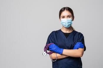 Estas son las universidades con mayor empleabilidad y salarios en la carrera de enfermería