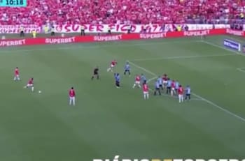 El impresionante gol de Inter de Porto Alegre que le quitó el título al Gremio de Alexander Aravena