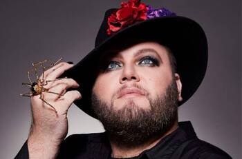 Quién es Enrique Ramil, cantante español y participante de la competencia internacional del Festival de Viña 2024