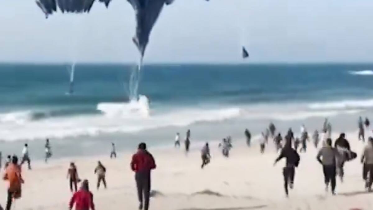 VIDEO | ¡Desde el aire! Aviones militares estadounidenses entregaron comida en Franja de Gaza