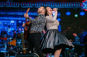 “A tu lado” del grupo Entremares es la primera cueca en llegar al top 1 en Spotify Chile