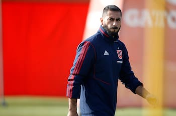 Periodista argentino no tuvo piedad con Johnny Herrera: "Es un don nadie, más que una trayectoria tiene un prontuario"