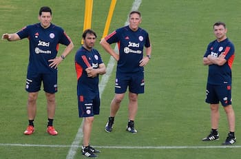 Uno fue jugador de la UC: los 2 encargados de elegir al nuevo entrenador de La Roja