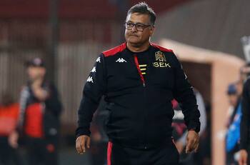 Ronald Fuentes: el dolor por salir de Unión Española, la relación con Jorge Segovia y sus deseos por seguir dirigiendo