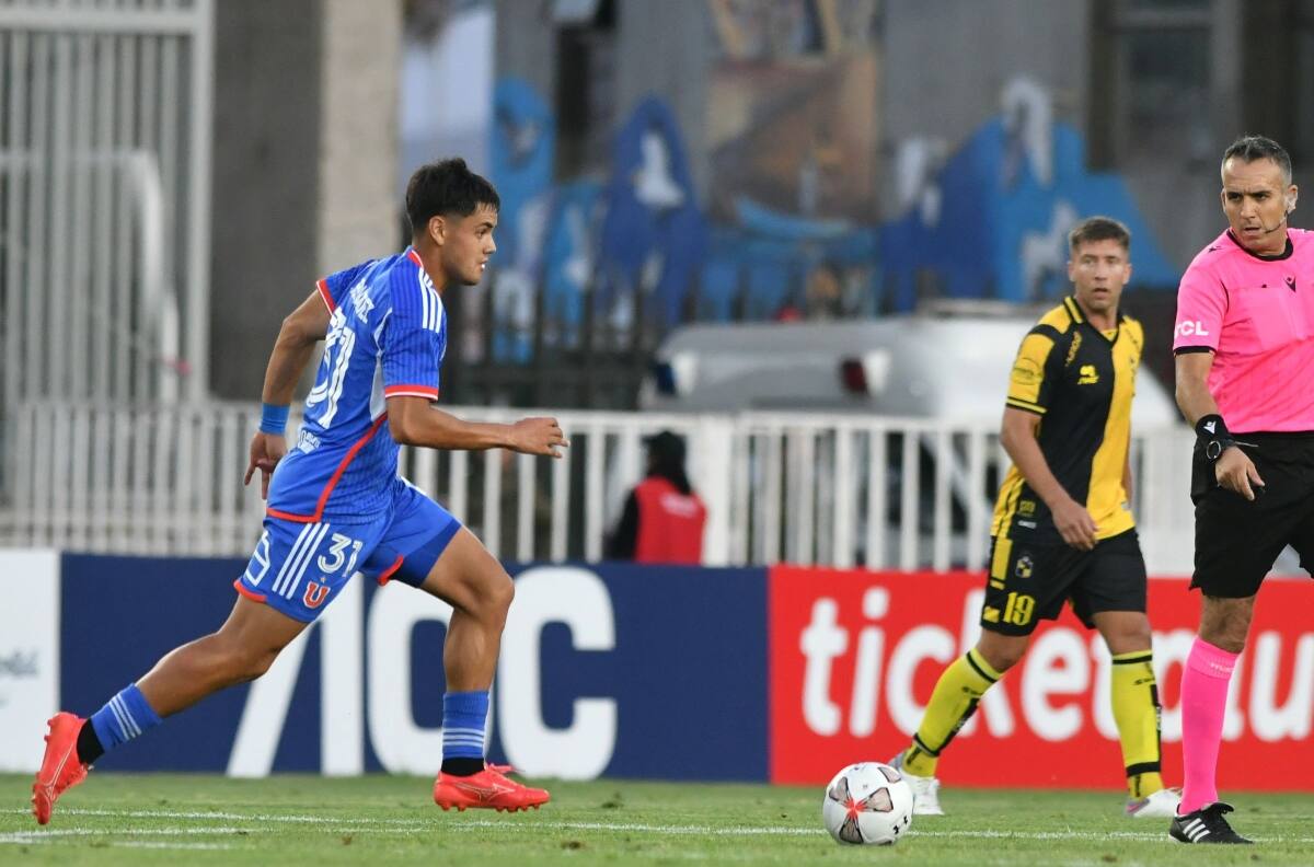 Descartados por Gustavo Álvarez: Los 2 jugadores de la U que esperan ofertas para partir