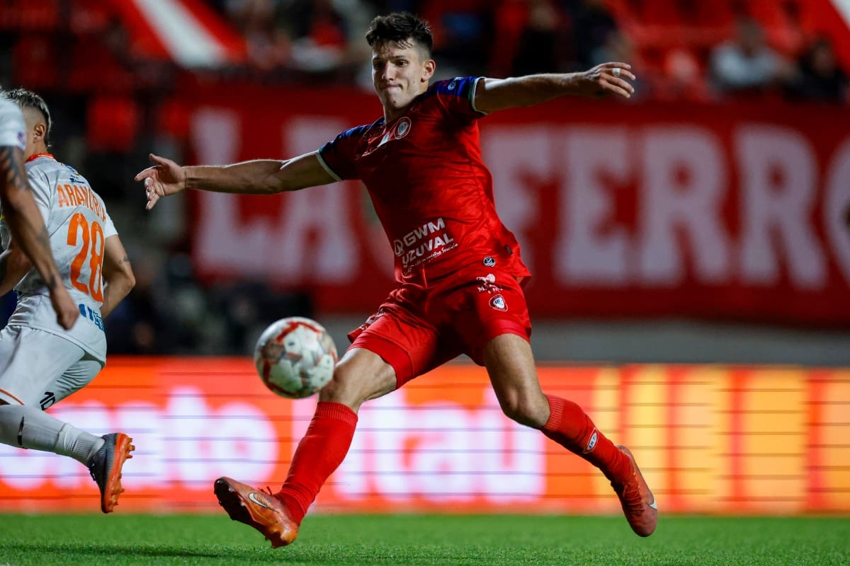 jugando por Unión La Calera esta temporada.