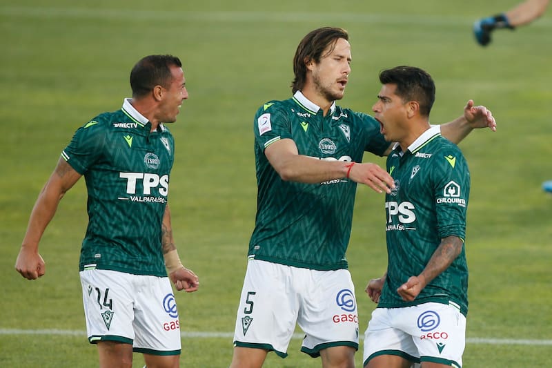 llegó a apoyar a Santiago Wanderers.