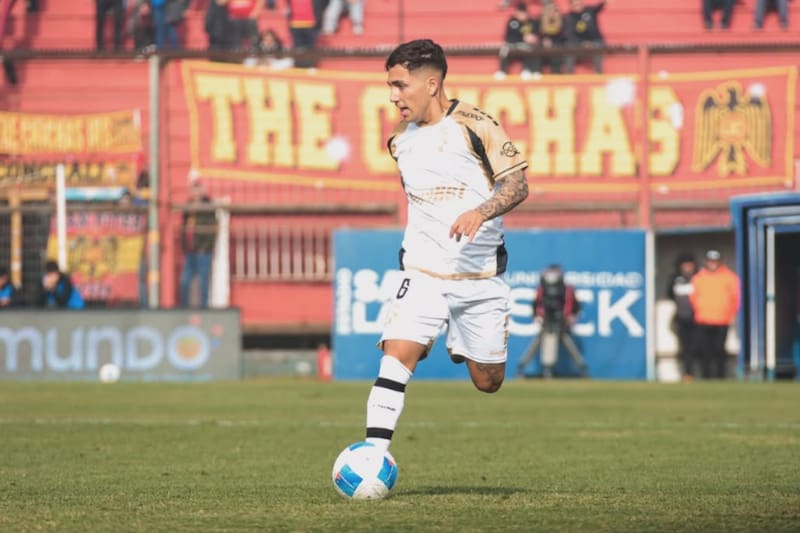 El volante de 21 años jugó nueve partidos esta temporada: cinco por la Liga de Primera y los otros cuatro por Copa Chile