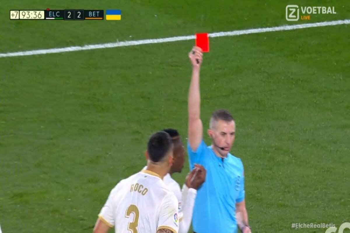 Enzo Roco fue expulsado en el partido ante Betis.