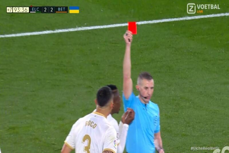 Enzo Roco fue expulsado en el partido ante Betis.