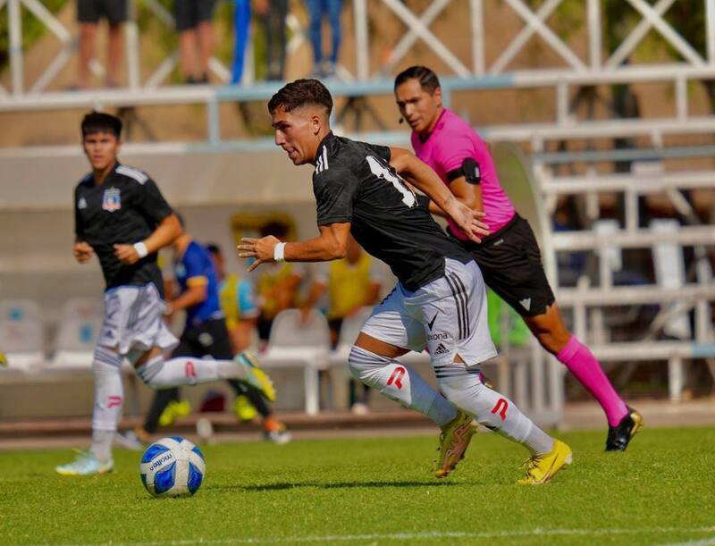 Enzo Riquelme en las juveniles de Colo Colo