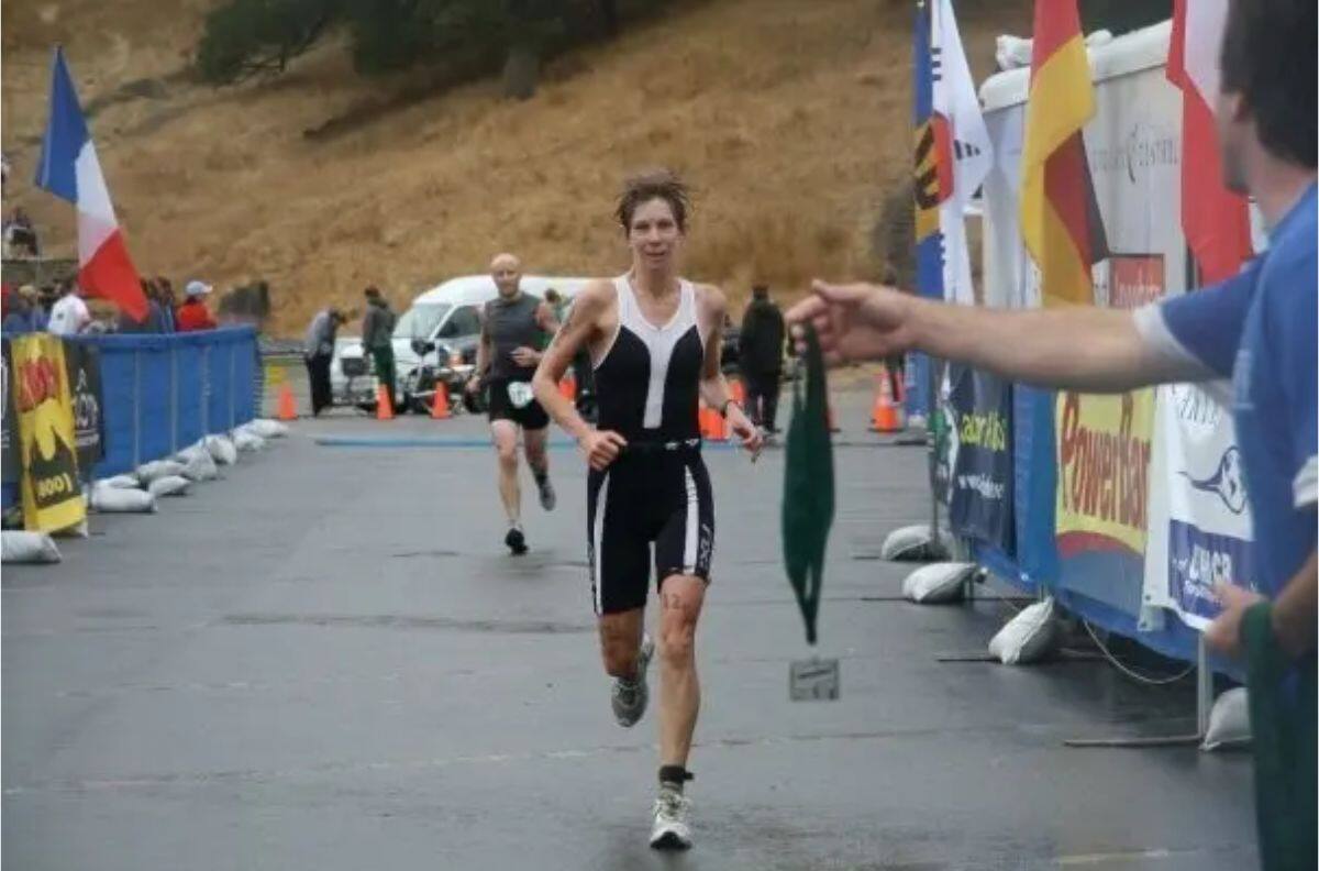 Terrible: encuentran restos de triatleta devorada por un tiburón en California
