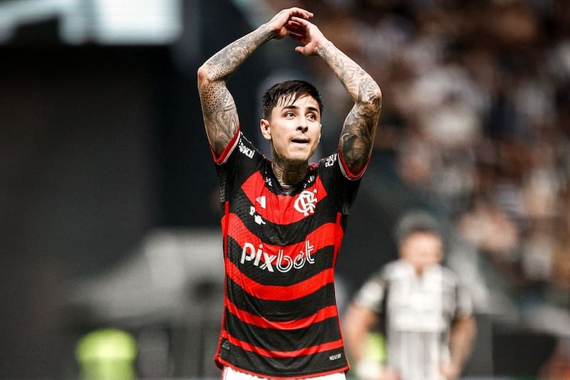 Erick Pulgar sigue sin renovar su contrato con Flamengo.