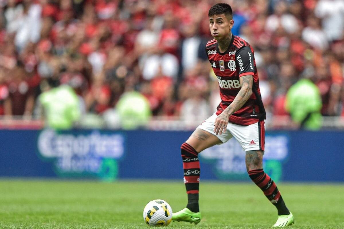 El mediocampista chileno se recupera de una lesión y sería fundamental en el proyecto de Sampaoli en Flamengo.