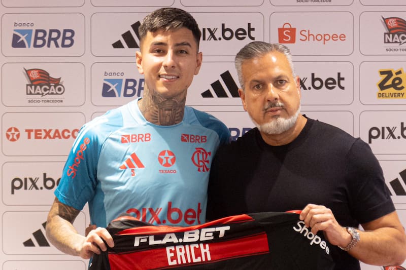 El chileno renovó con el Flamengo.