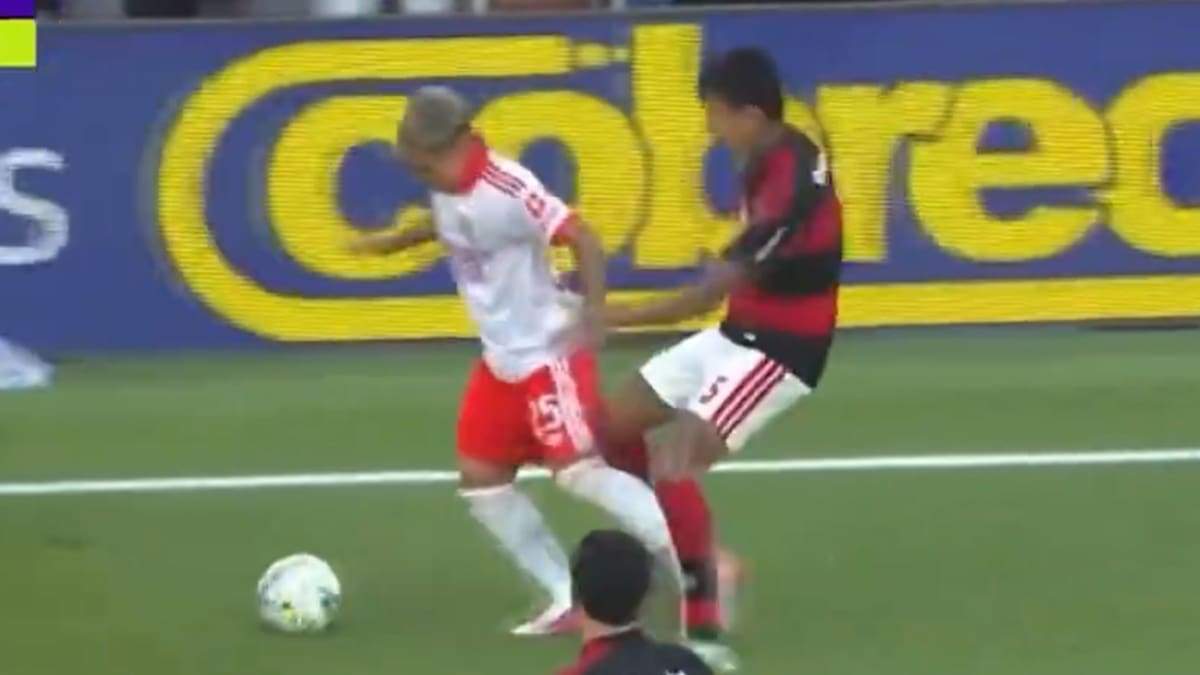 VIDEO | Erick Pulgar pegó este patadón en el Flamengo y en Brasil lo aplaudieron: “Cazando al racista”