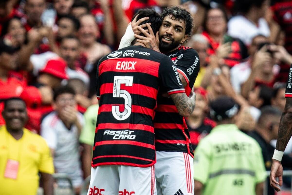 Pulgar disputará el Mundial de Clubes con el Mengao en junio de este año.