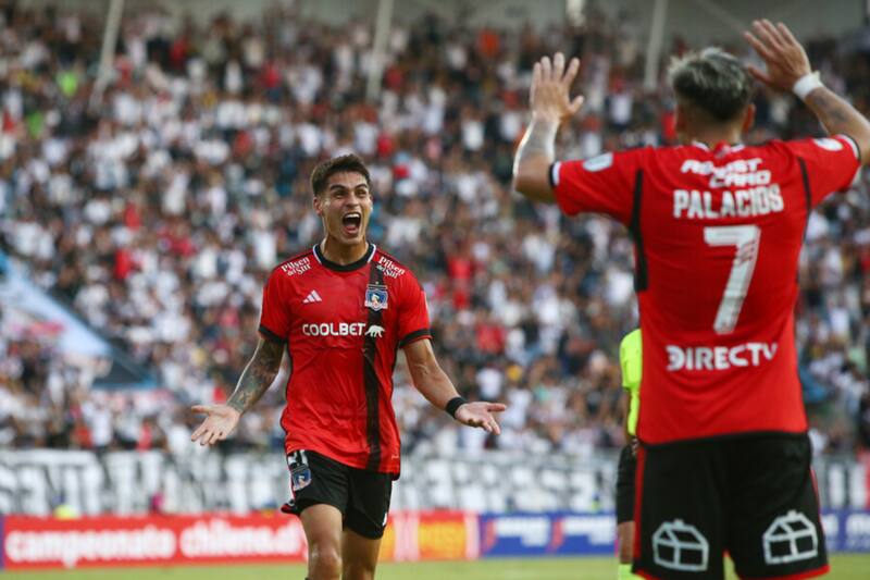 se va a quedar en Colo Colo de cara a la temporada 2024 (Foto: Photosport)