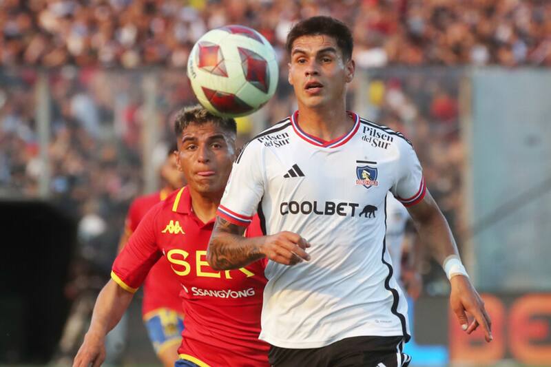 Erick Wiemberg jugando por Colo Colo ante Unión Española (Foto: Photosport)