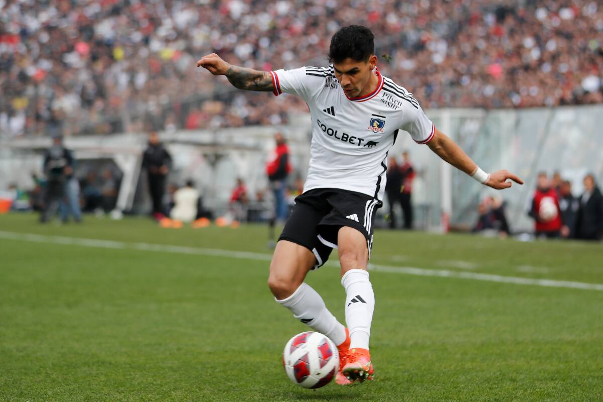 El lateral izquierdo de Colo Colo volverá a ser utilizado como stopper ante América Mineiro por Copa Sudamericana. (Foto: Agencia Aton)