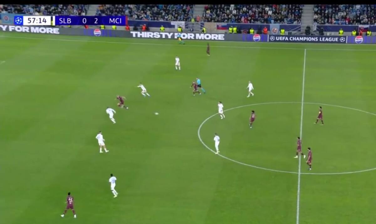 marcando por el Manchester City.